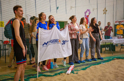 репортаж третьего тура Корпоративной лиги по пляжному волейболу 4х4 - фото - 1